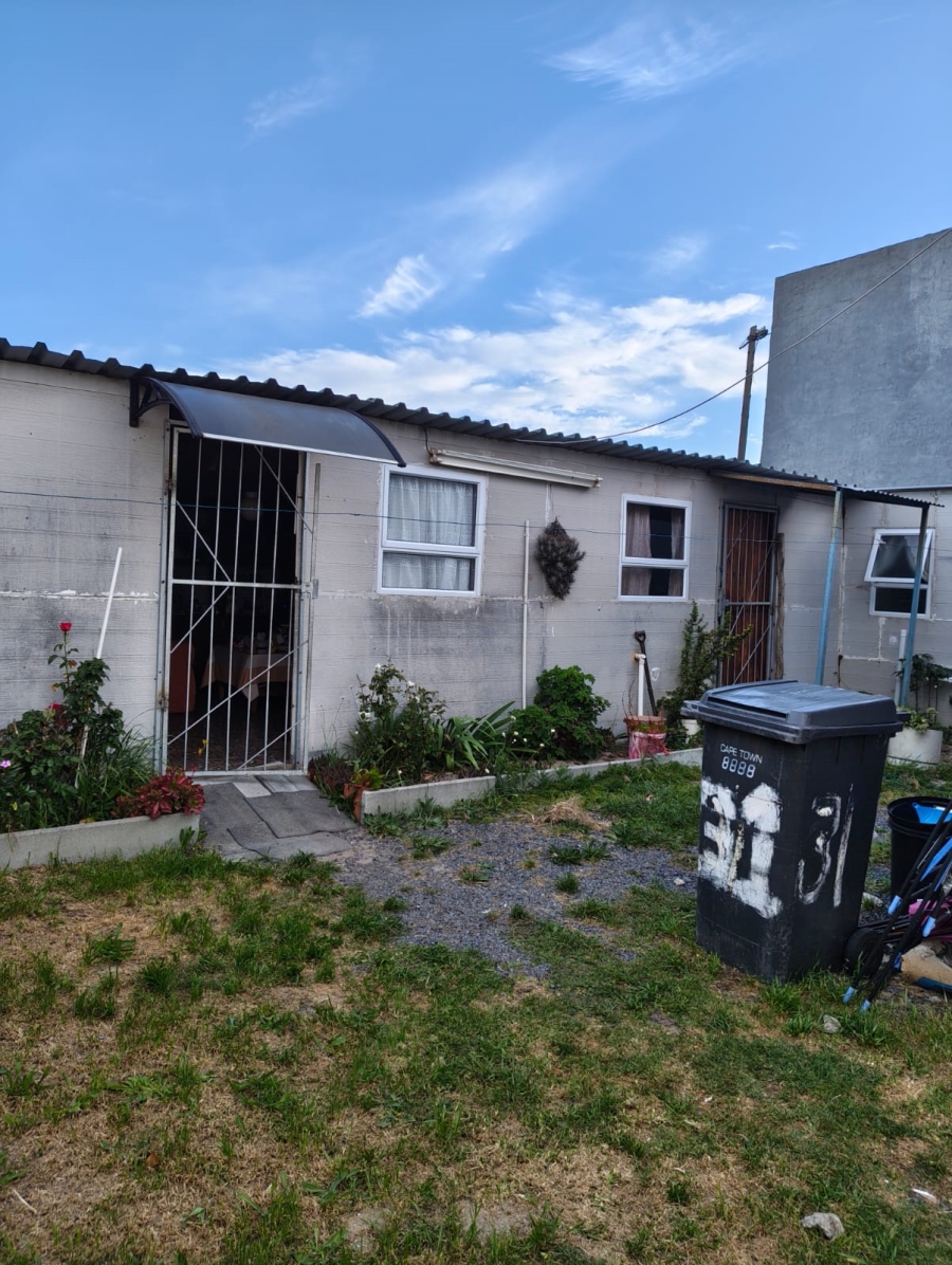 2 Bedroom Property for Sale in Devon Park Western Cape